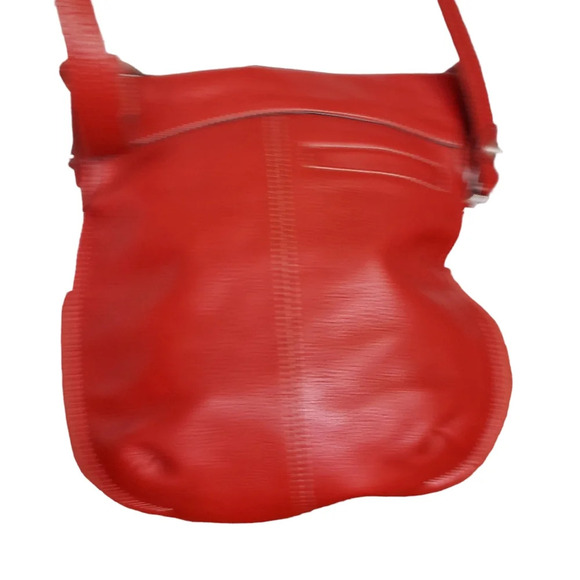 B Makowsy Red Pebbled Leather Crossbody Bag with Heavy Silver Charm - Picture 3 of 14